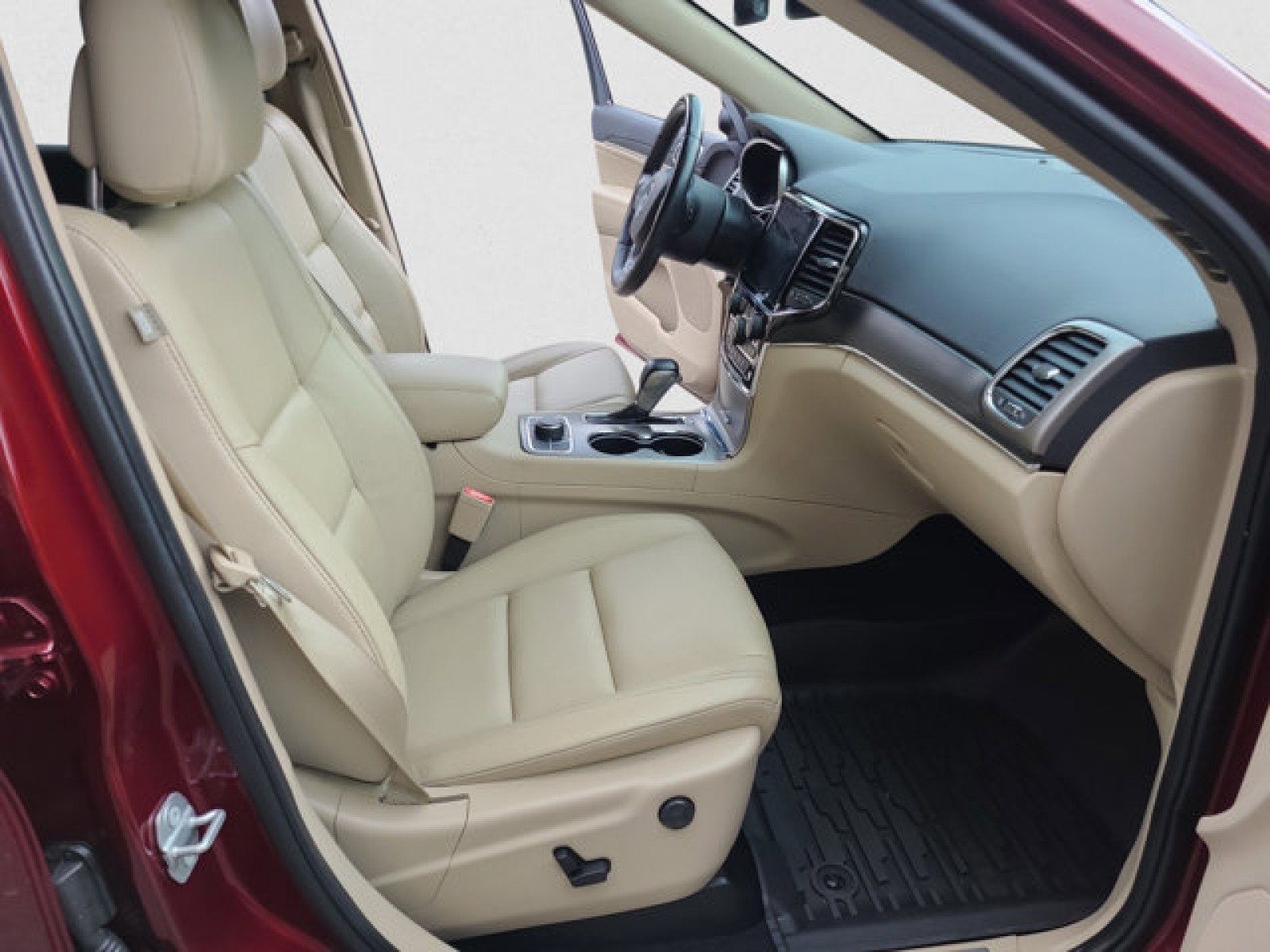 Used 2020 Jeep Grand Cherokee Limited AWD/4WD image 22