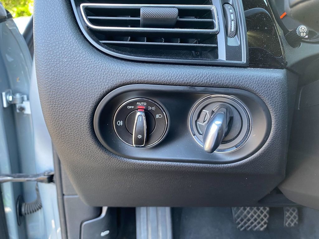 Used 2019 Porsche Macan AWD/4WD image 14