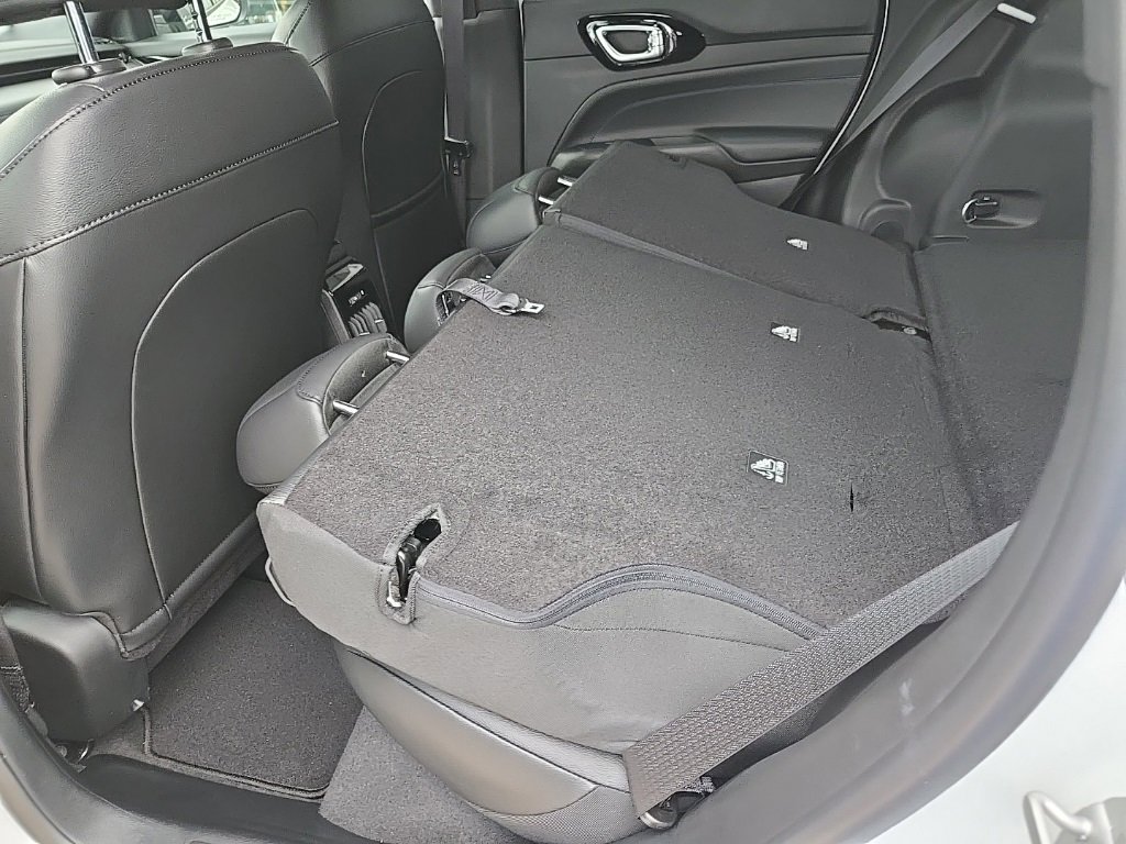 Used 2026 Jeep Compass Latitude image 81