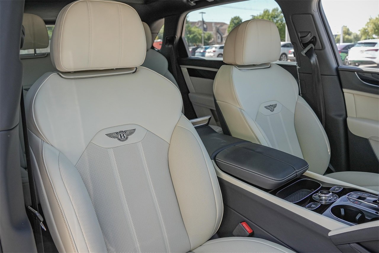 New 2025 Bentley Bentayga Extended Wheelbase image 37