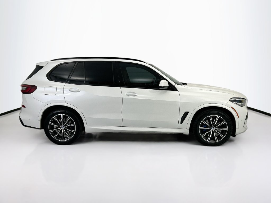 Used 2022 BMW X5 xDrive40i w/ M Sport Package AWD/4WD image 4