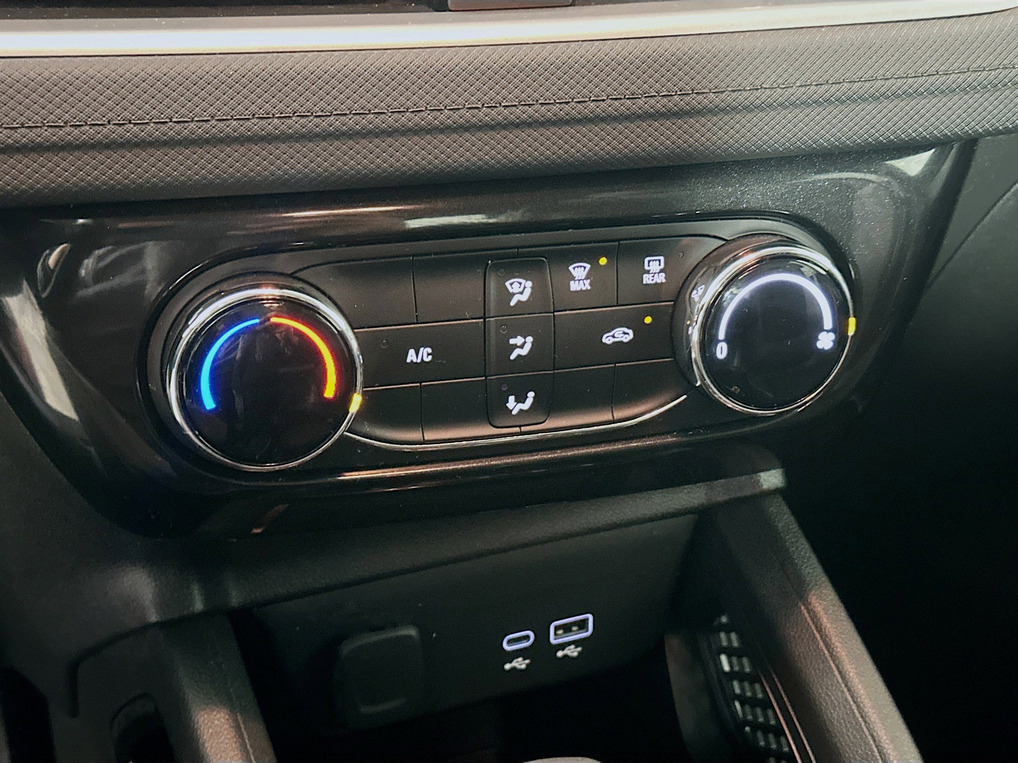 Used 2025 Chevrolet TrailBlazer LT w/ Driver Confidence Package image 23