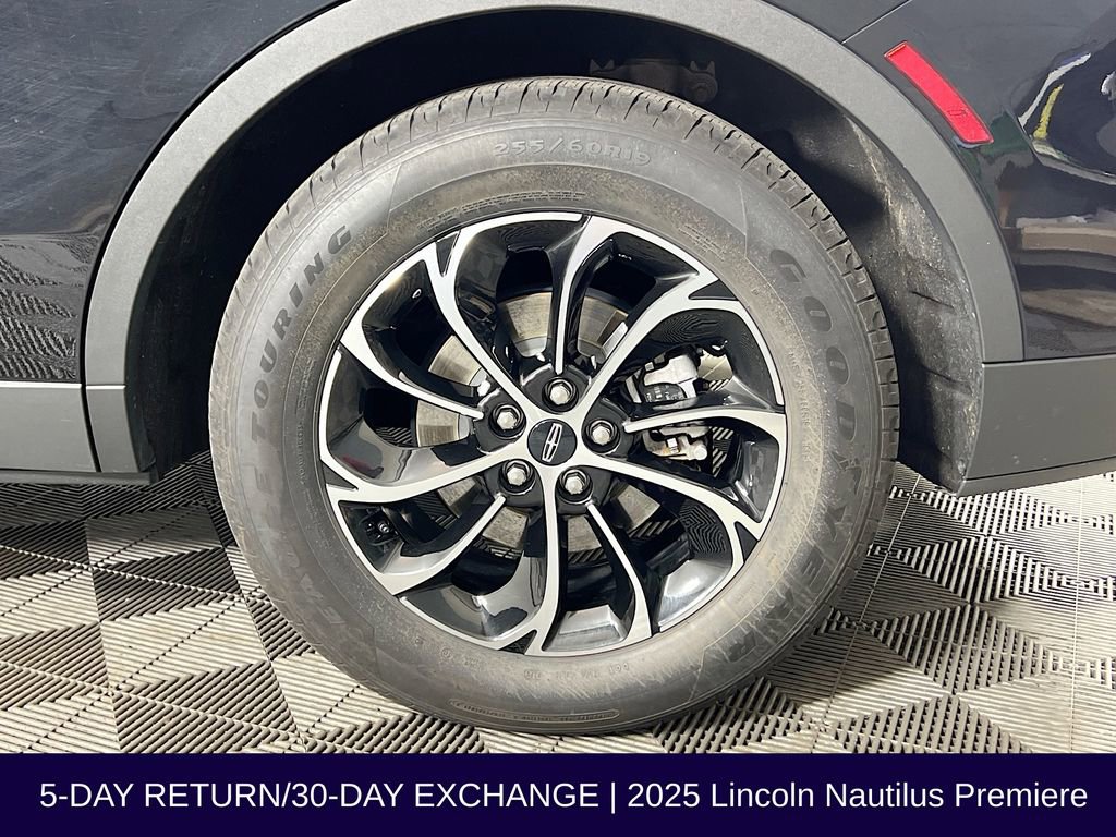 Used 2025 Lincoln Nautilus Premier w/ Equipment Group 102A AWD/4WD image 37
