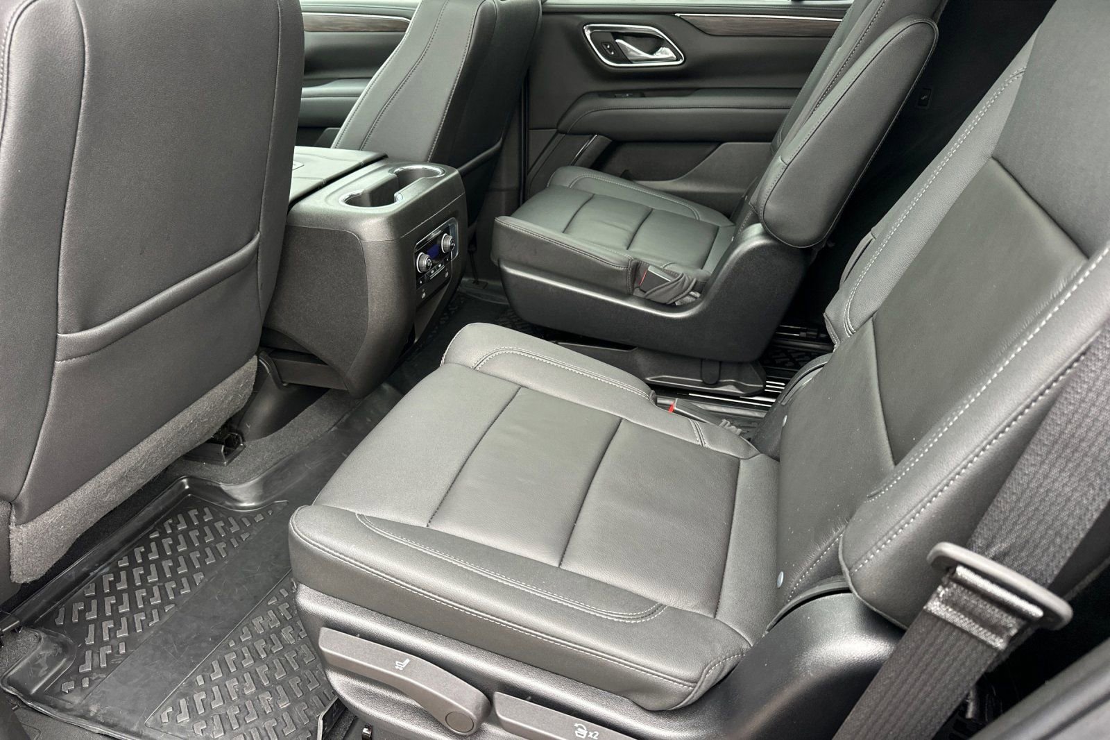 Used 2023 Chevrolet Tahoe Z71 w/ Z71 Off-Road Package image 12