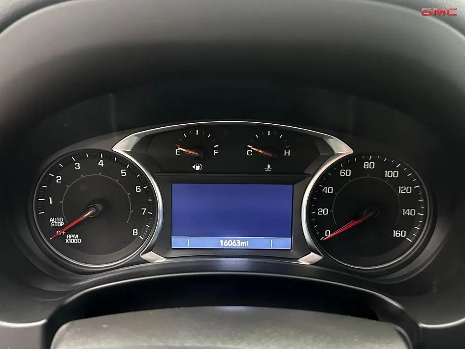 Used 2024 GMC Terrain SLT image 11