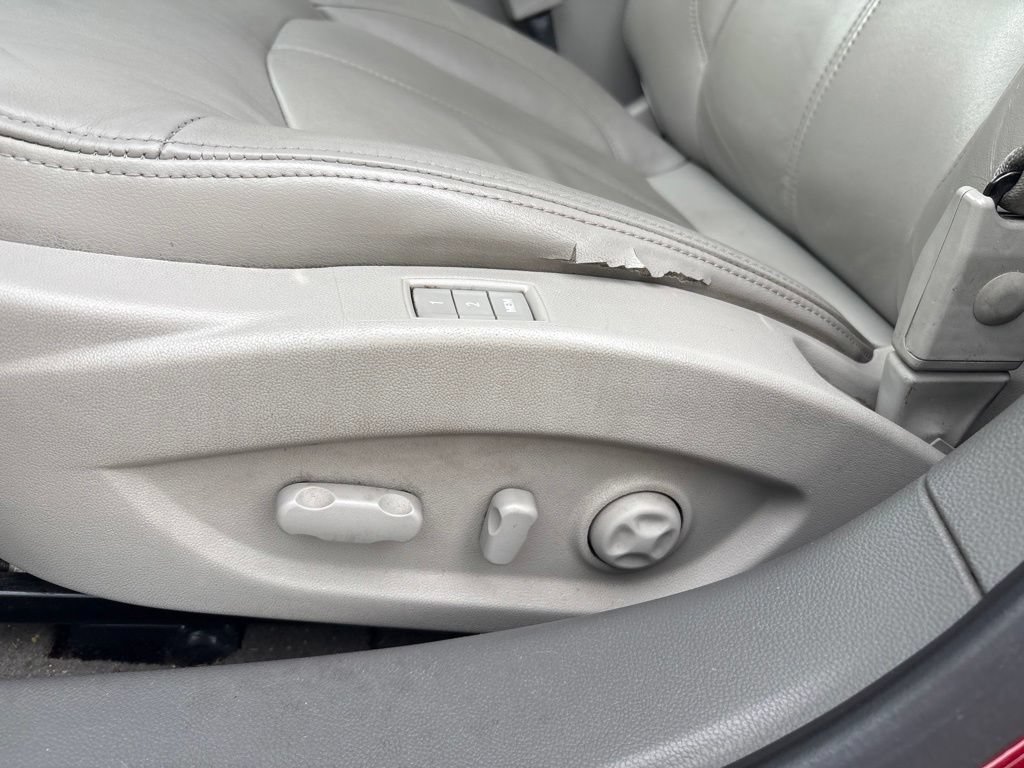 Used 2013 Buick LaCrosse Leather w/ Driver Confidence Package FWD image 13