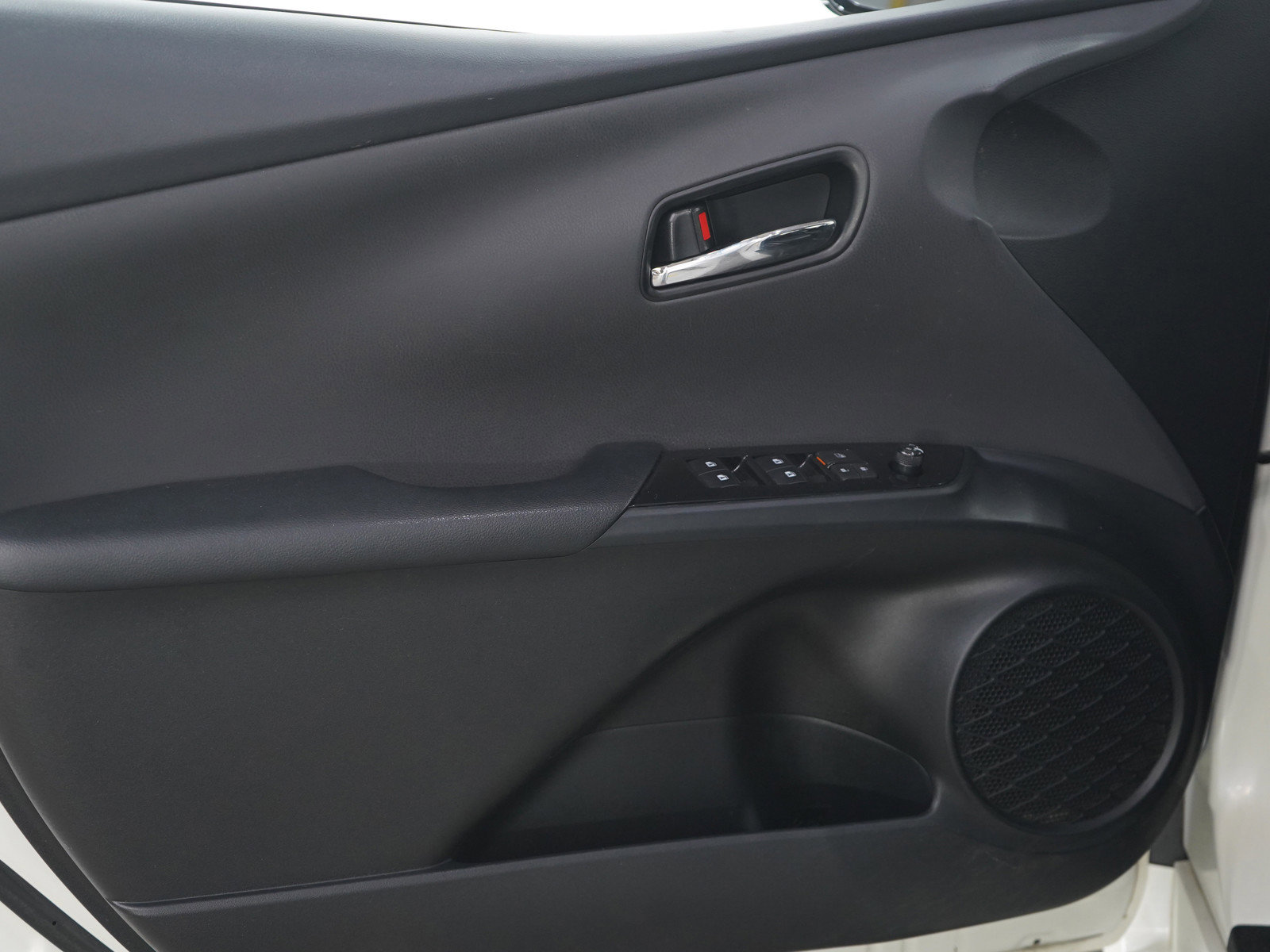 Used 2018 Toyota Prius Prime Premium image 17