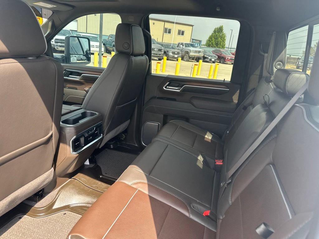 Certified 2025 GMC Sierra 3500 Denali w/ Denali Reserve Package AWD/4WD image 18