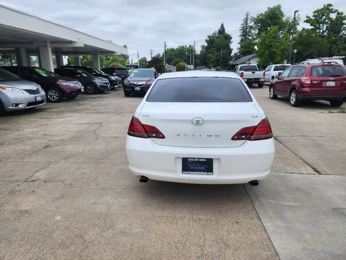Used 2008 Toyota Avalon XLS FWD image 4
