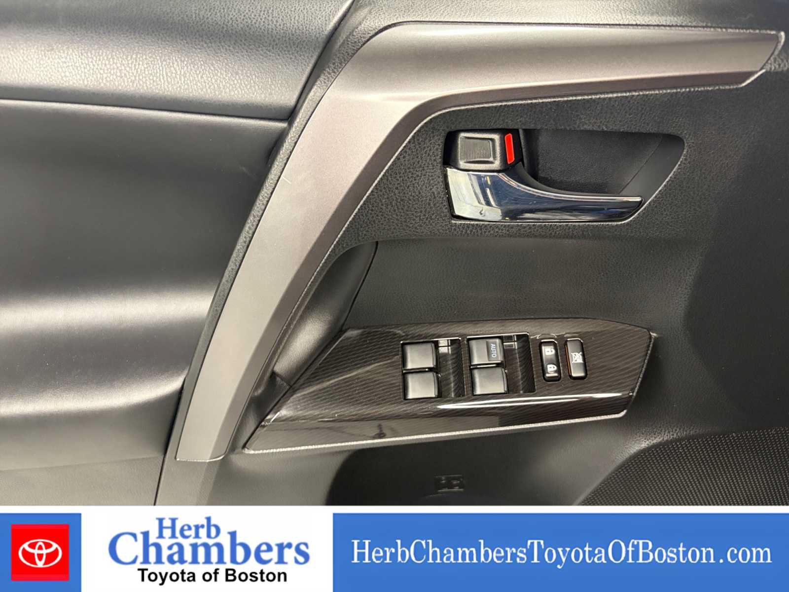 Used 2017 Toyota RAV4 SE AWD/4WD image 15