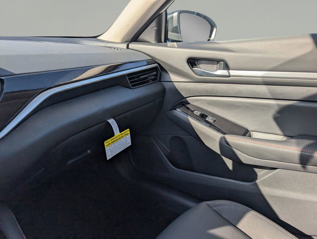 New 2025 Nissan Altima 2.5 SR w/ SR Premium Package image 29