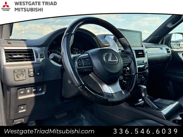 Used 2023 Lexus GX 460 Premium w/ Premium Package image 16