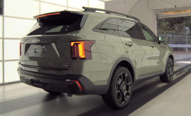 Used 2024 Kia Sorento SX Prestige w/ Sage Leather Package AWD/4WD image 3