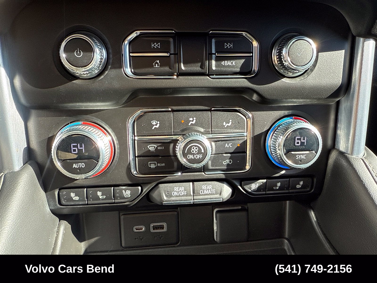 Used 2023 GMC Yukon SLT w/ SLT Premium Package AWD/4WD image 15