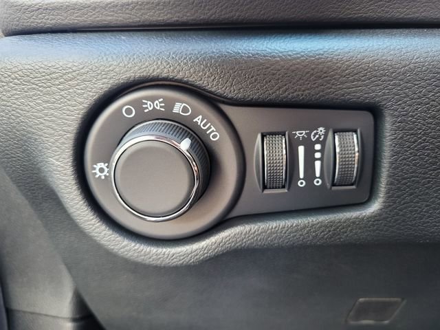 New 2026 Chrysler Voyager LX FWD image 22