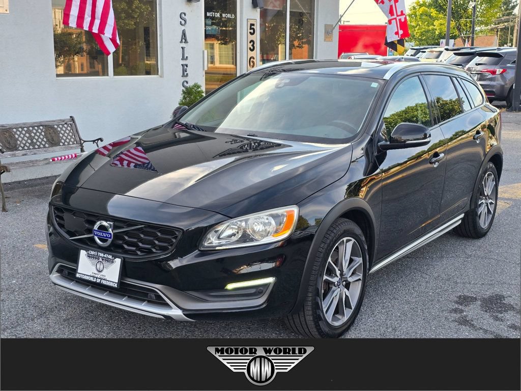 Used 2016 Volvo V60 T5 Cross Country AWD/4WD image 1