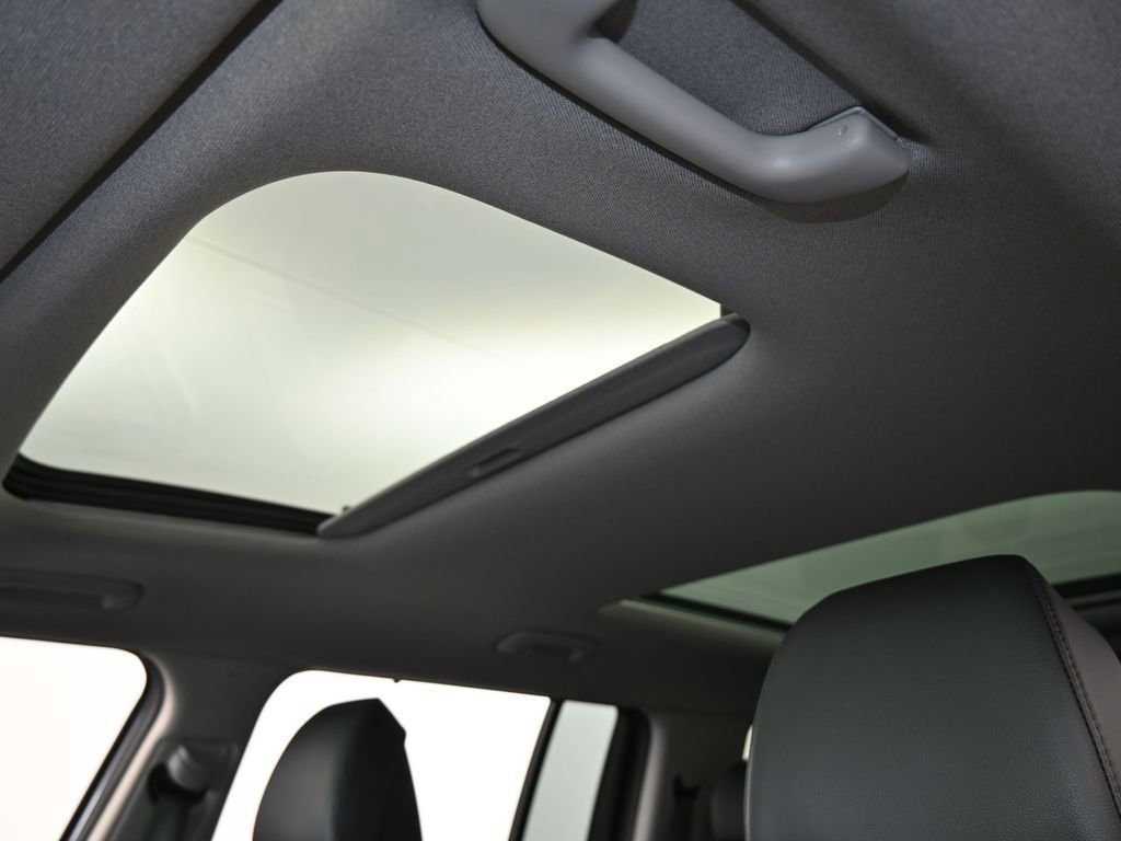 Used 2024 Hyundai Santa Fe Limited image 12