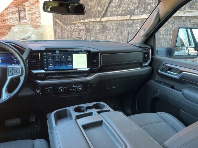 Used 2024 Chevrolet Silverado 3500 LT w/ Convenience Package image 34