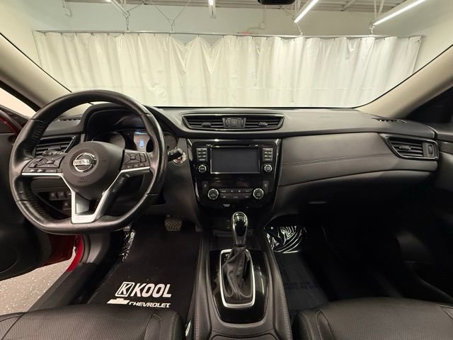 Used 2017 Nissan Rogue SL w/ SL Premium Package image 18