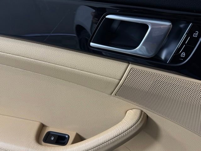 Used 2021 Porsche Panamera RWD image 29