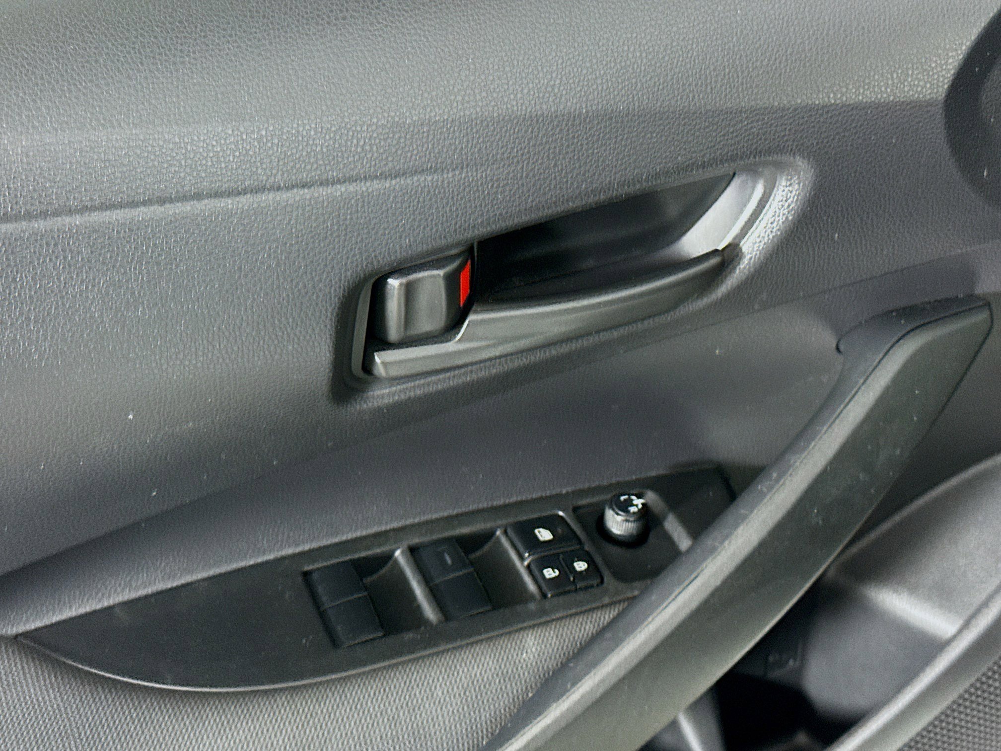 Used 2022 Toyota Corolla LE image 24