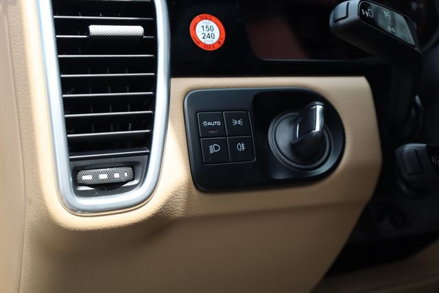 Used 2023 Porsche Cayenne image 12