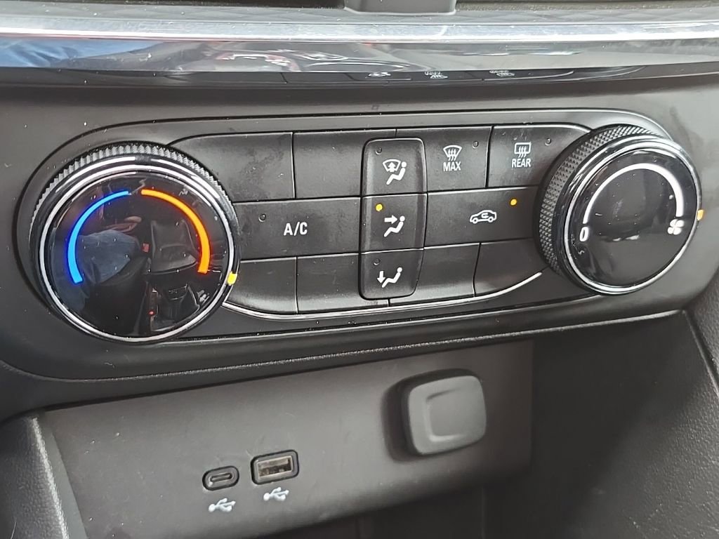 Used 2025 Buick Encore GX Preferred image 26