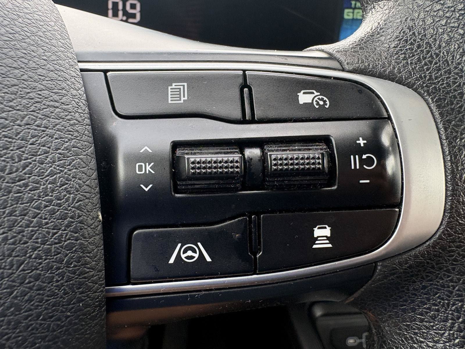 Certified 2025 Kia K5 LXS FWD image 27