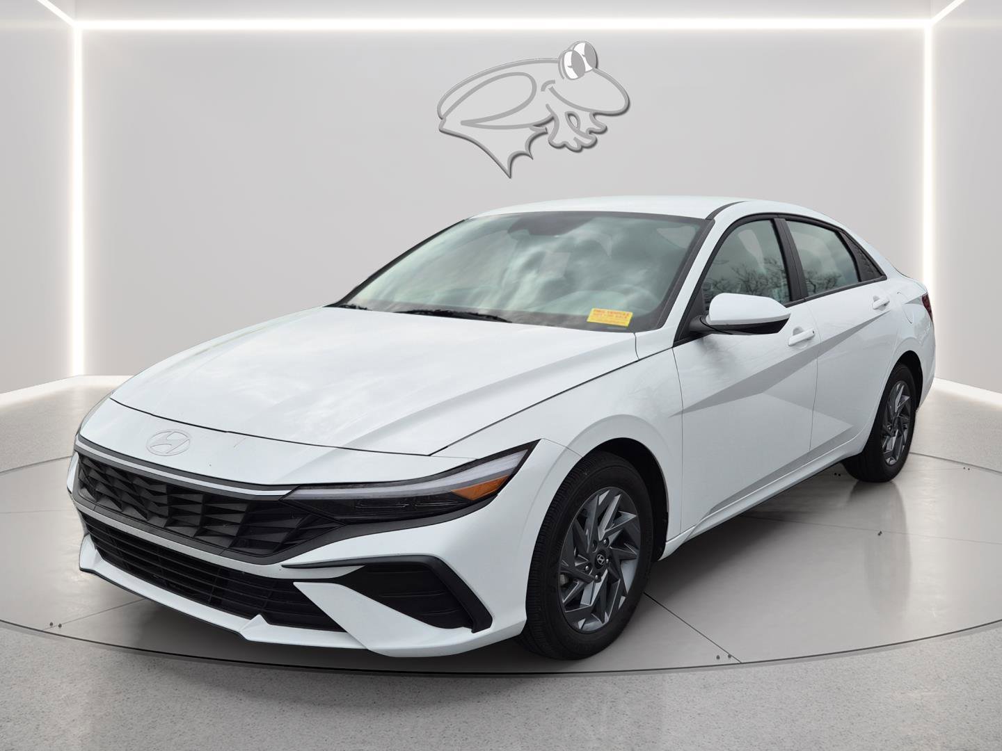 Used 2024 Hyundai Elantra SEL FWD image 3