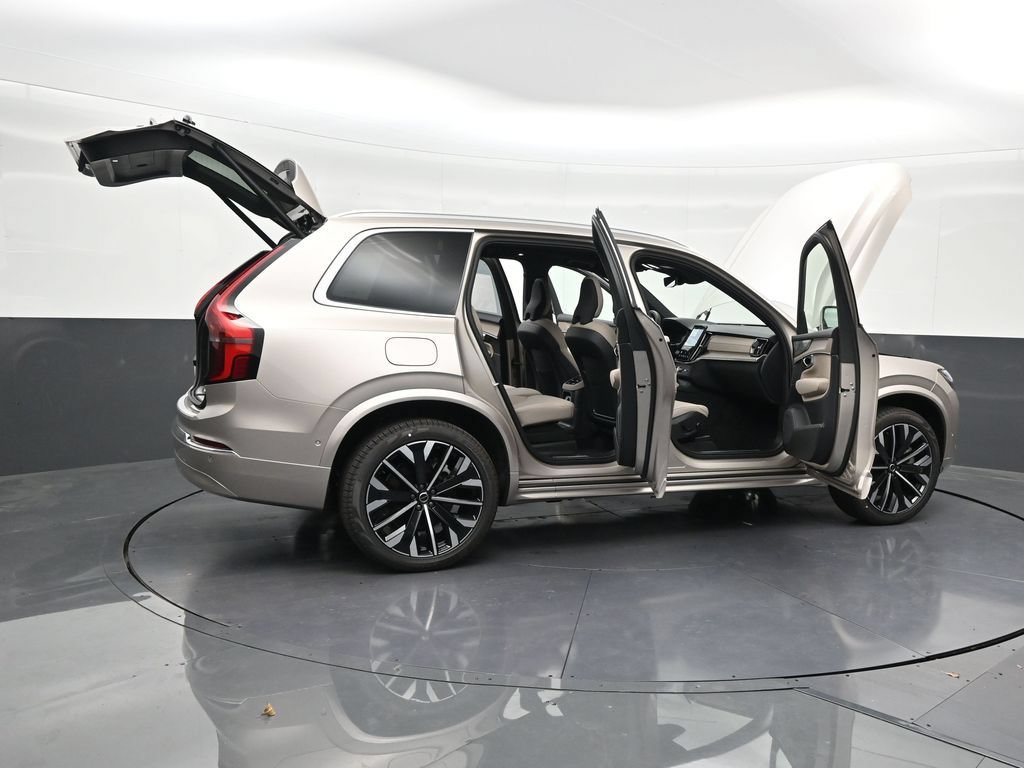 New 2026 Volvo XC90 T8 Plus w/ Protection Package Premier AWD/4WD image 29