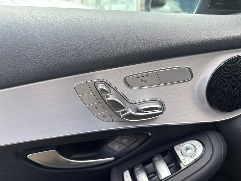 Used 2022 Mercedes-Benz GLC 300 4MATIC image 12