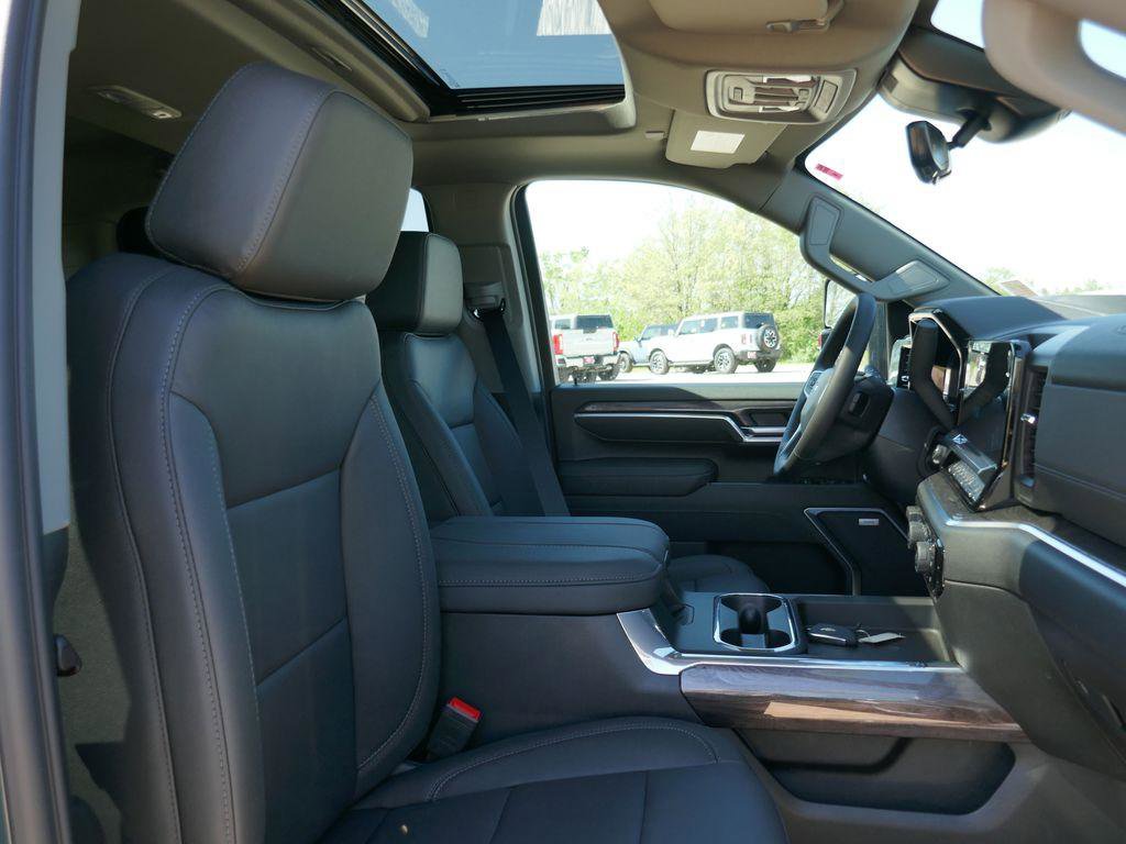New 2026 Chevrolet Silverado 2500 LTZ w/ LTZ Plus Package AWD/4WD image 11