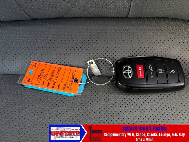 Used 2025 Toyota Highlander Platinum AWD/4WD image 22