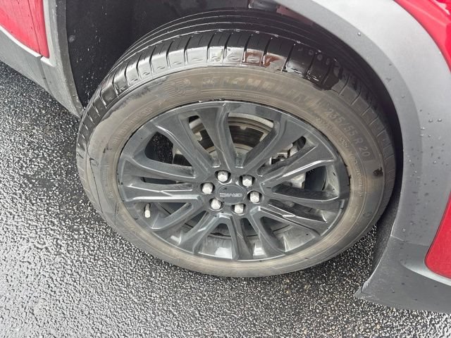 Used 2023 GMC Acadia SLE w/ Driver Convenience Package FWD image 4