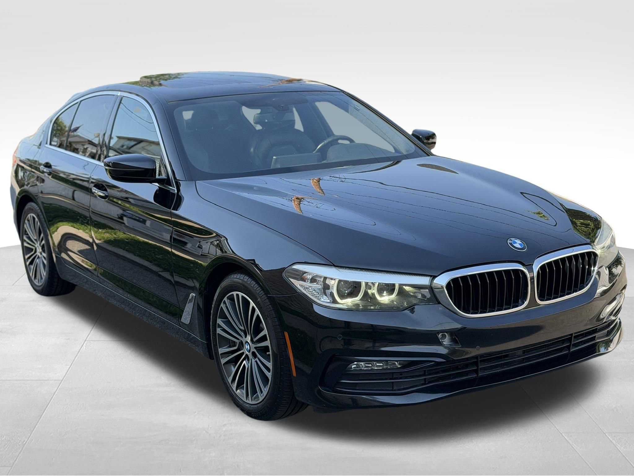 Used 2018 BMW 530i w/ Premium Package RWD image 3
