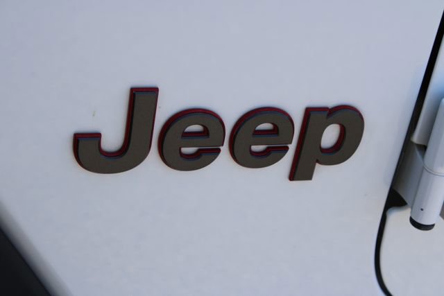 Used 2018 Jeep Wrangler Unlimited Rubicon AWD/4WD image 9