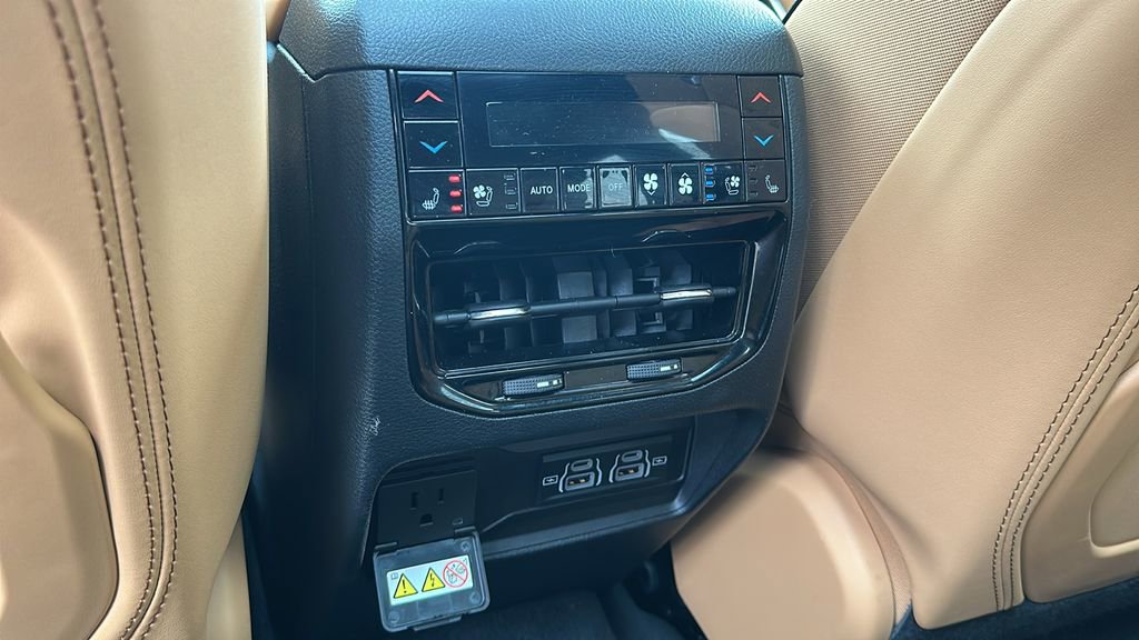 Used 2024 Jeep Grand Cherokee L Summit image 31