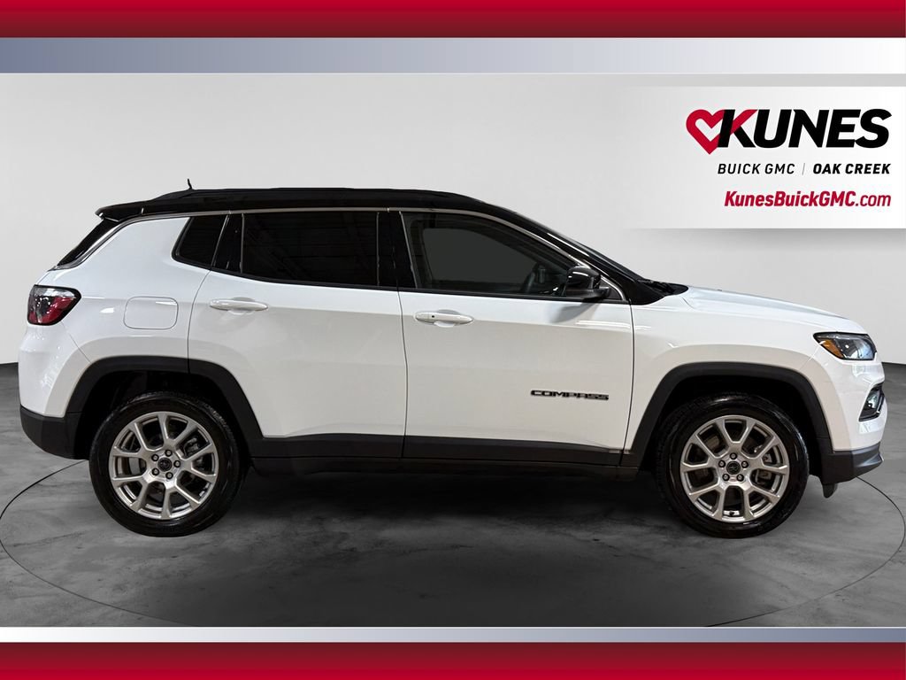 Used 2025 Jeep Compass Limited AWD/4WD image 12