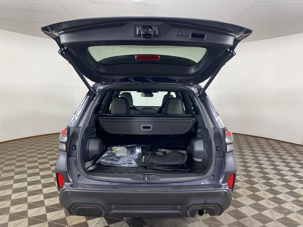 Used 2025 Subaru Forester Limited AWD/4WD image 8