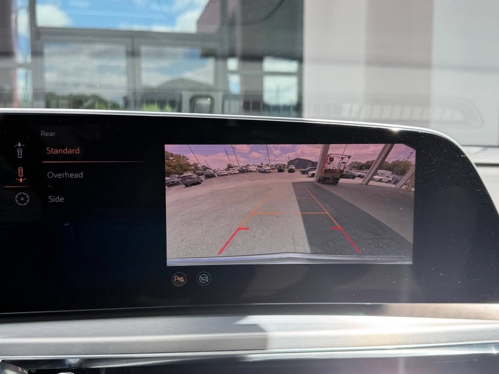 Used 2023 Cadillac Lyriq 2WD image 21
