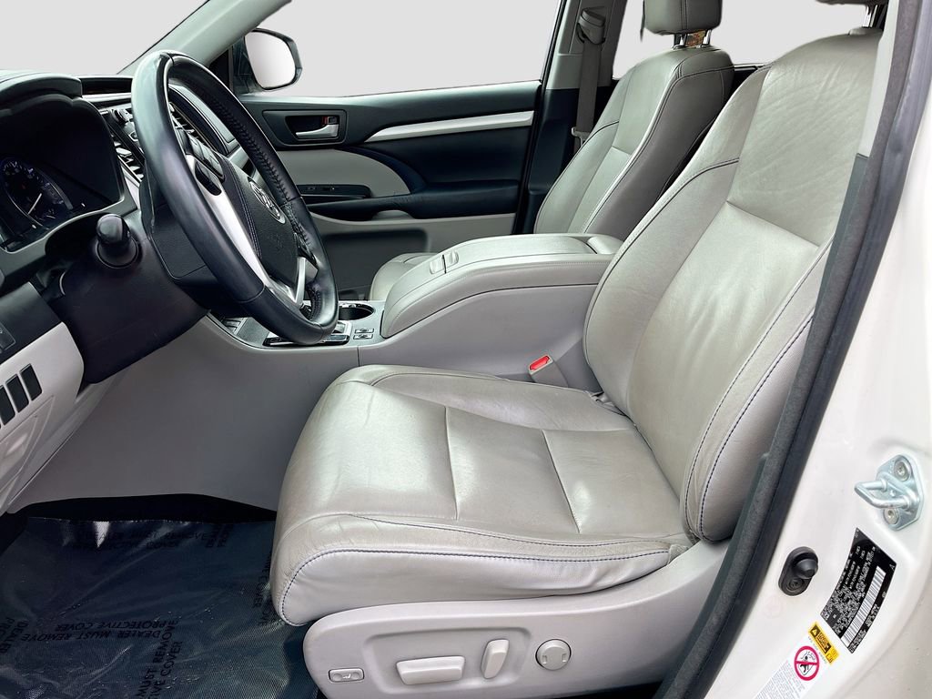 Used 2016 Toyota Highlander XLE image 21