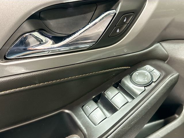 Used 2019 Chevrolet Traverse LT FWD image 19