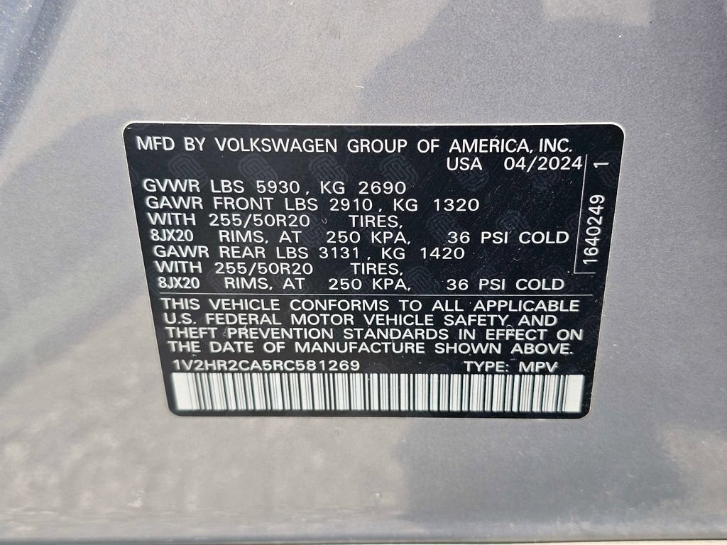 Used 2024 Volkswagen Atlas SE AWD/4WD image 14