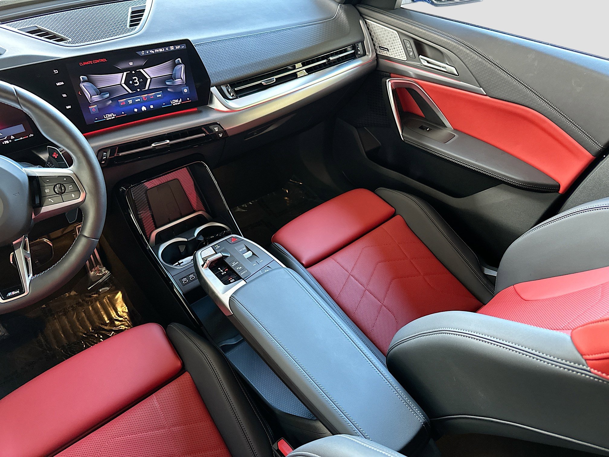 Certified 2025 BMW X2 M35i w/ Premium Package image 24