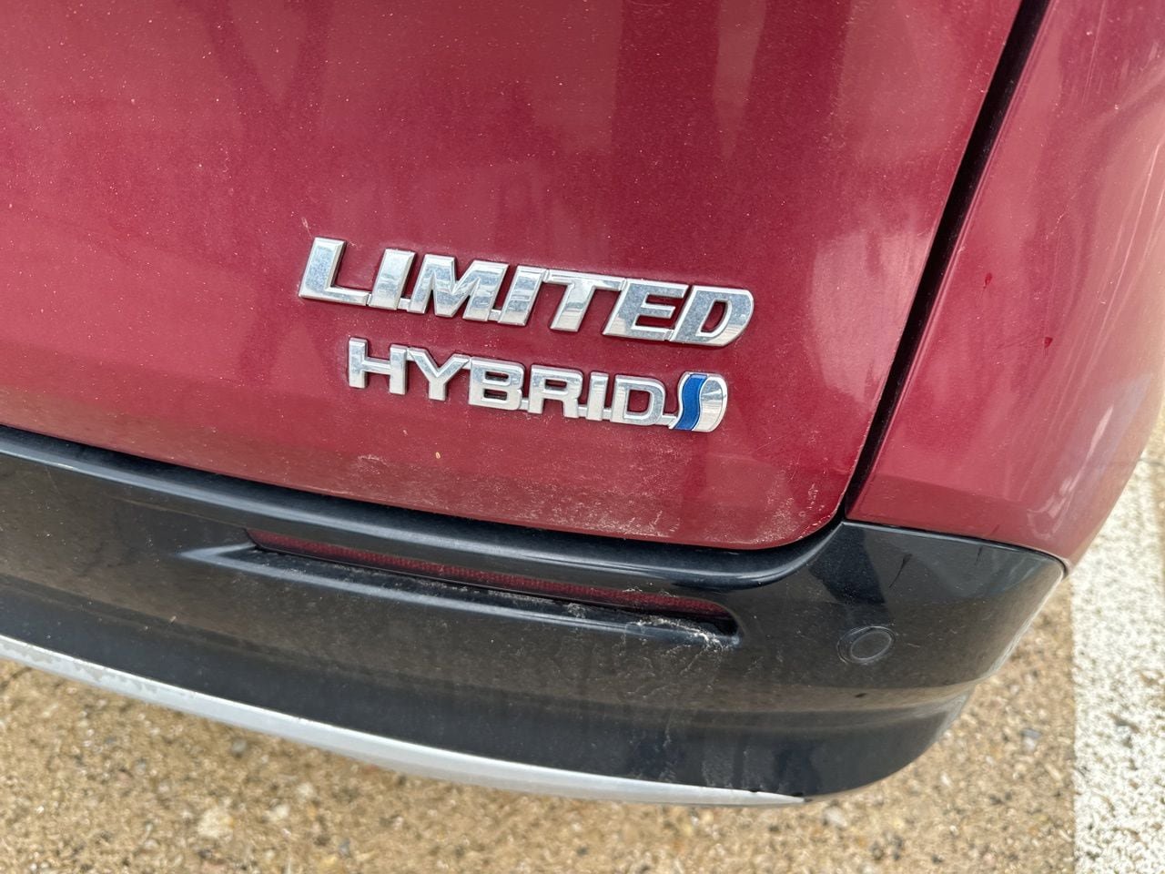 Used 2024 Toyota Sienna Limited image 2