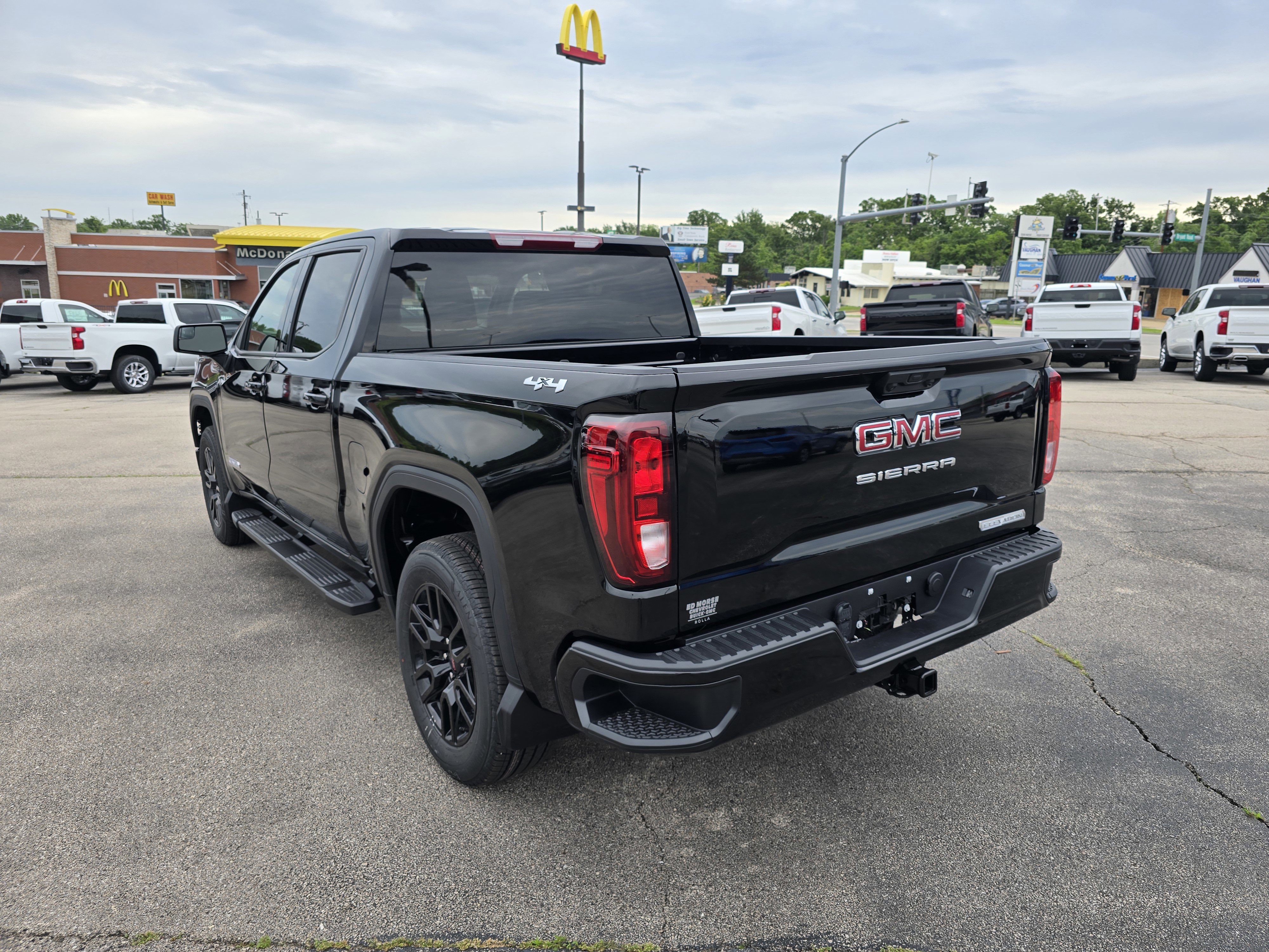 New 2025 GMC Sierra 1500 Elevation image 5