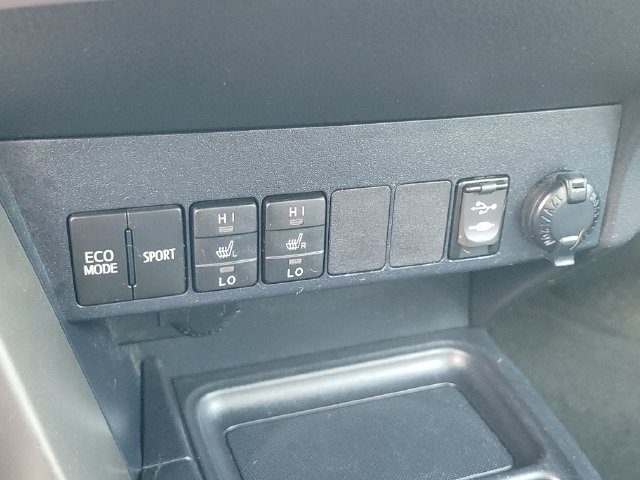 Used 2013 Toyota RAV4 Limited FWD image 18
