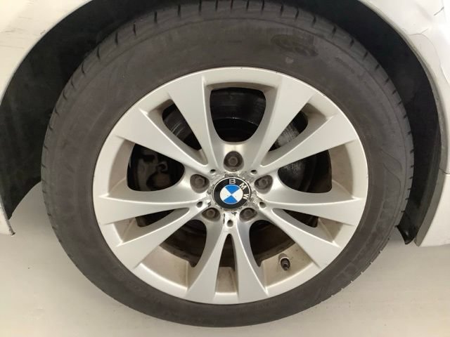Used 2010 BMW 535i xDrive Sedan AWD/4WD image 8