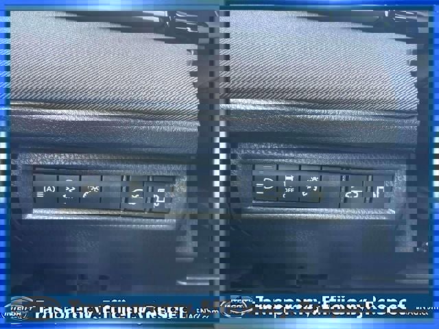 Used 2025 Toyota Camry LE w/ Convenience Package image 19