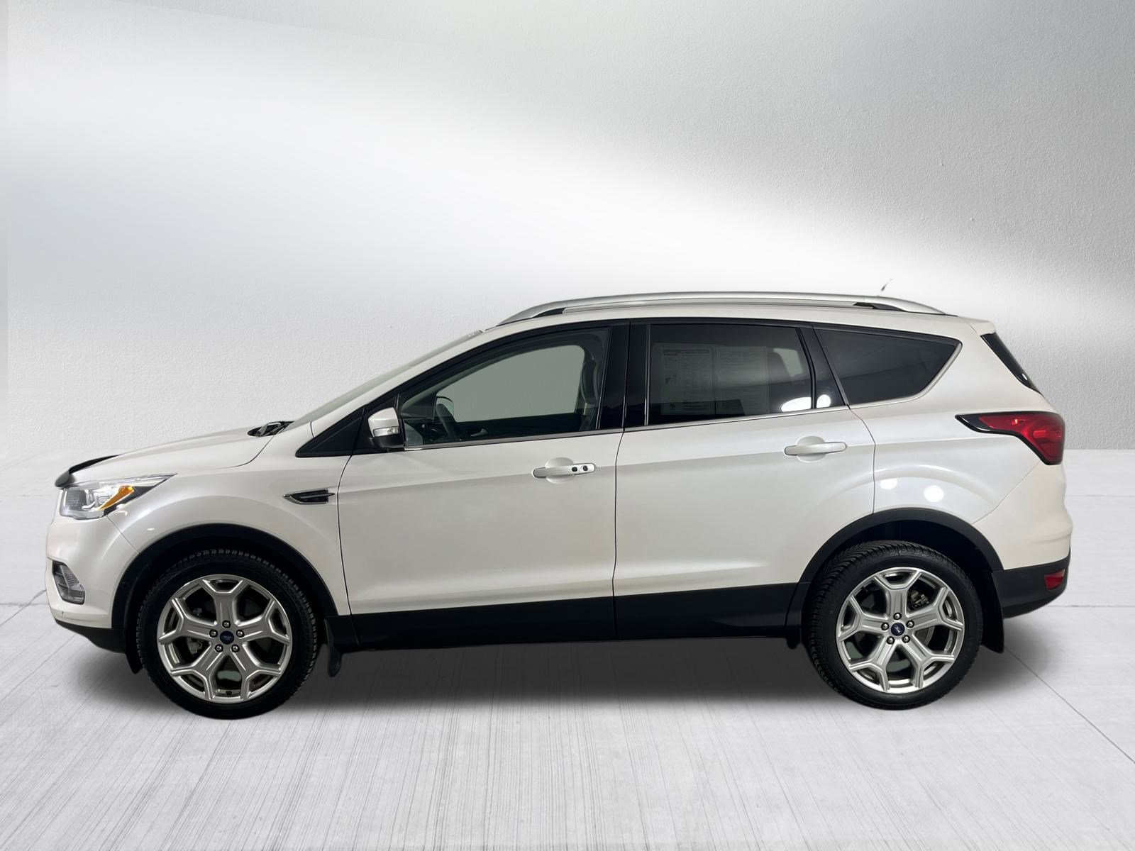 Used 2019 Ford Escape Titanium image 4